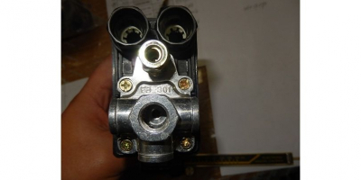 Выключатель пневматический 8Атм ABS 82x52x130. 15A 240V